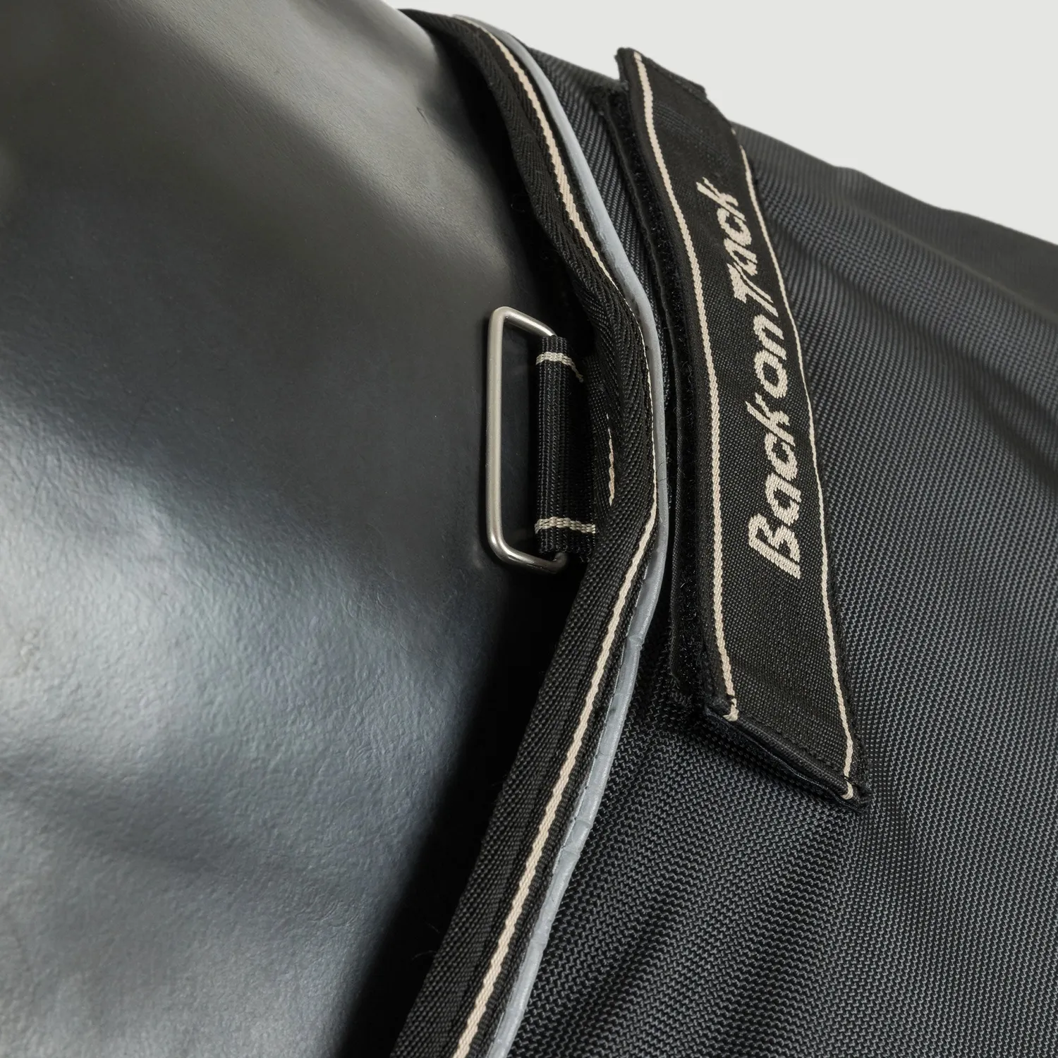 Back on Track Obsidian couverture turnout cheval noir 300g
