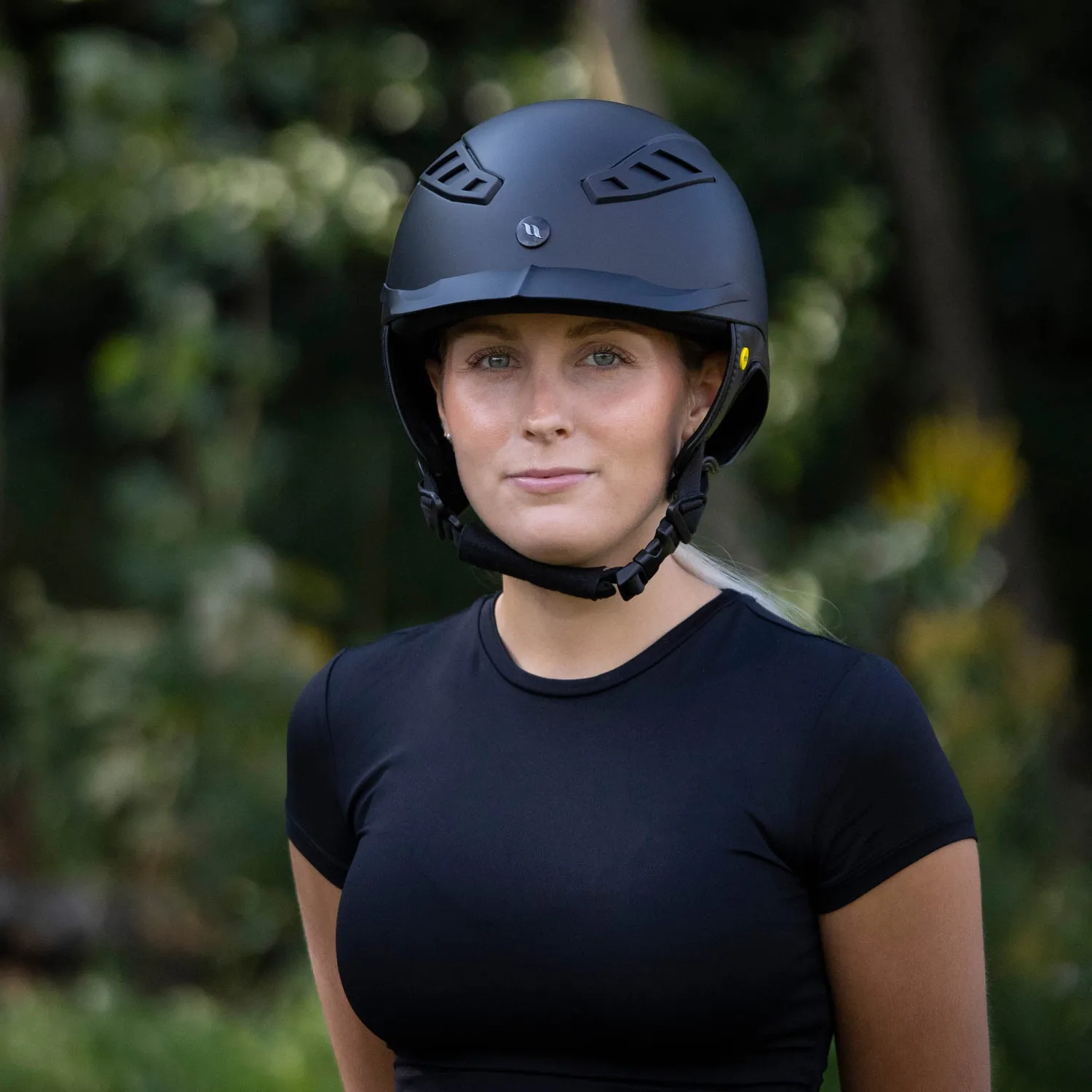 Back on Track Lynx II Smooth Top casque équitation noir MIPS