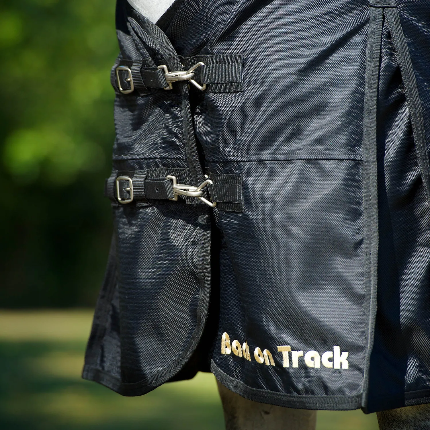 Back on Track Rain Rug 1680D couverture cheval noir 135 cm