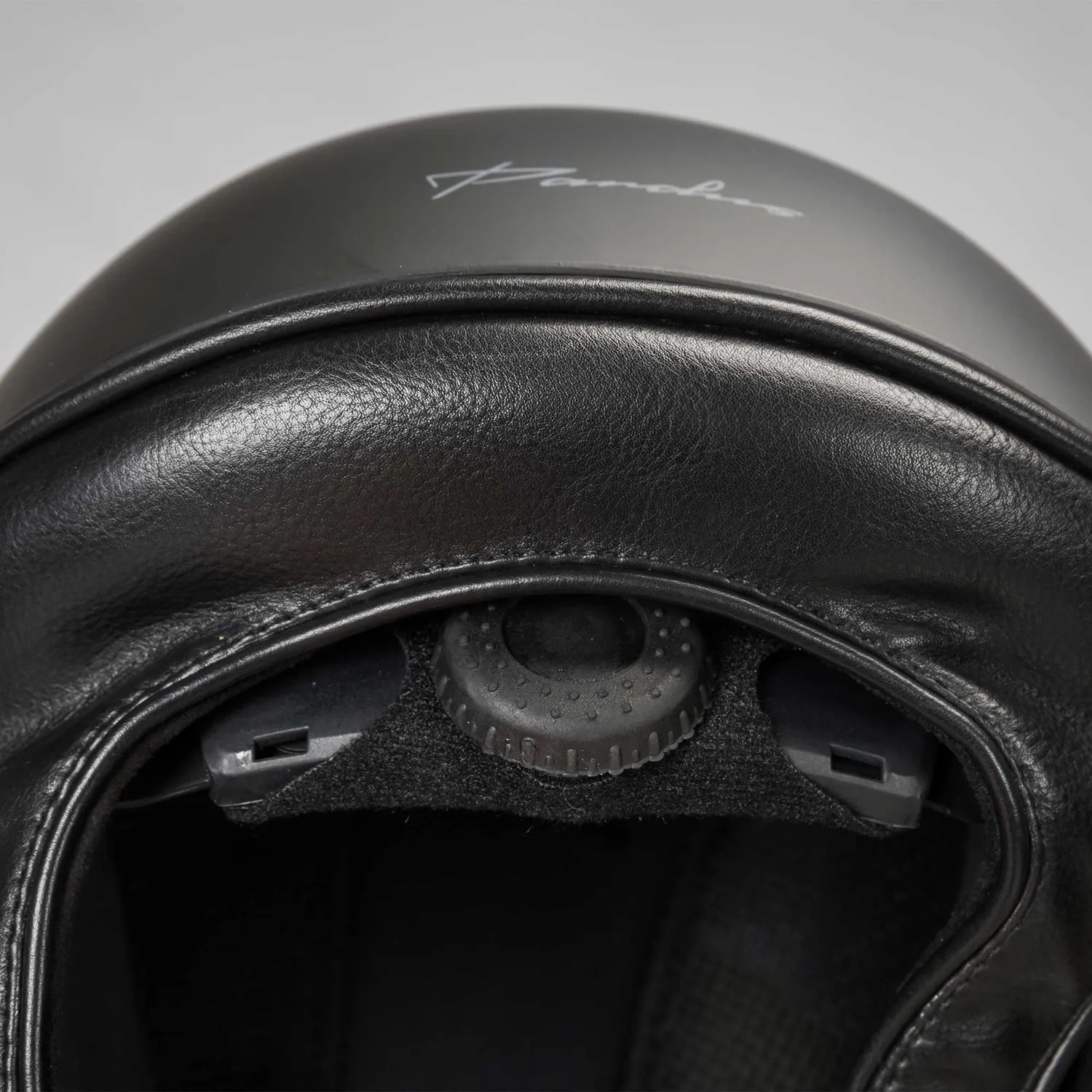 Back on Track EQ3 Pardus casque équitation Mips noir pression adaptée
