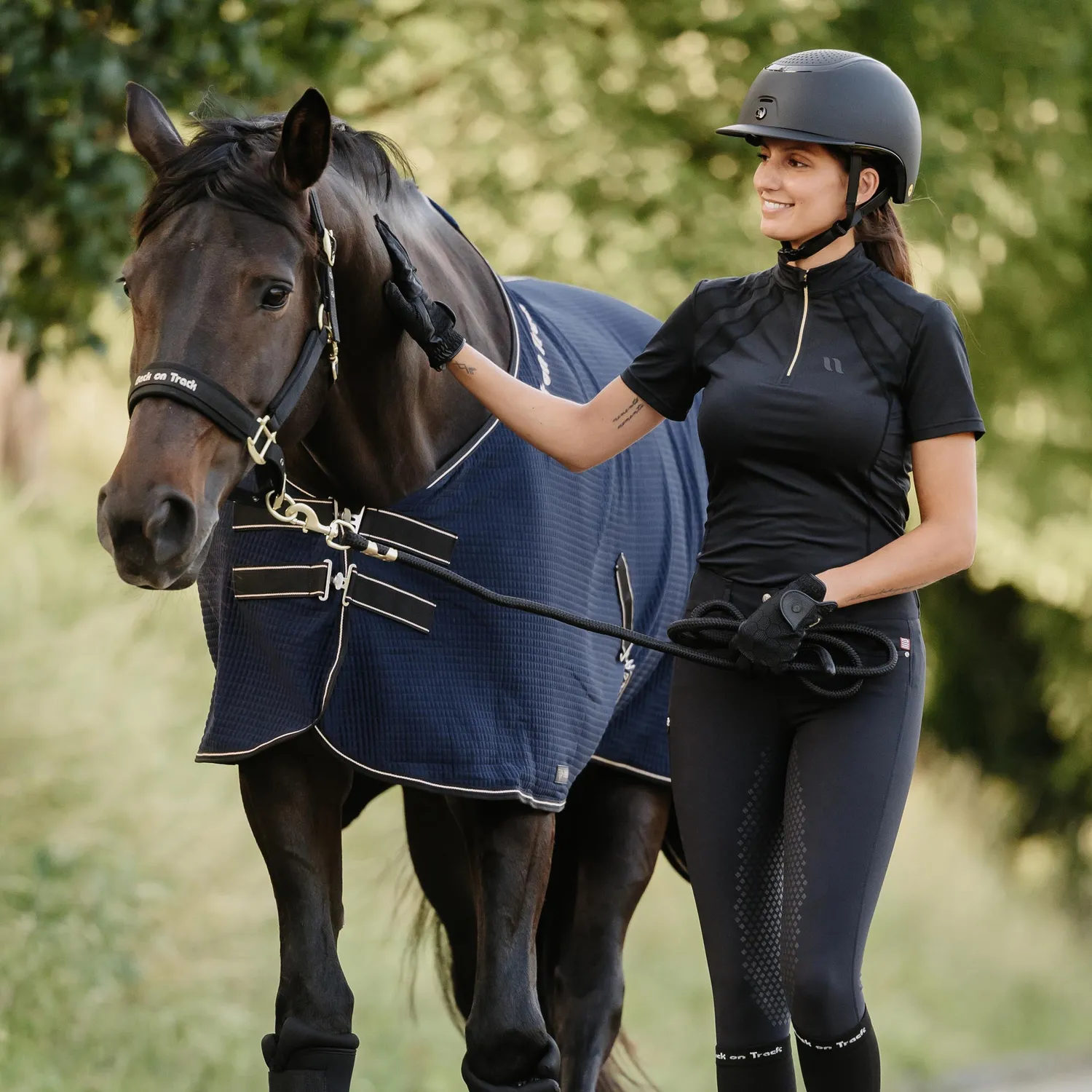 Back on Track Strixx casque équitation noir M MIPS
