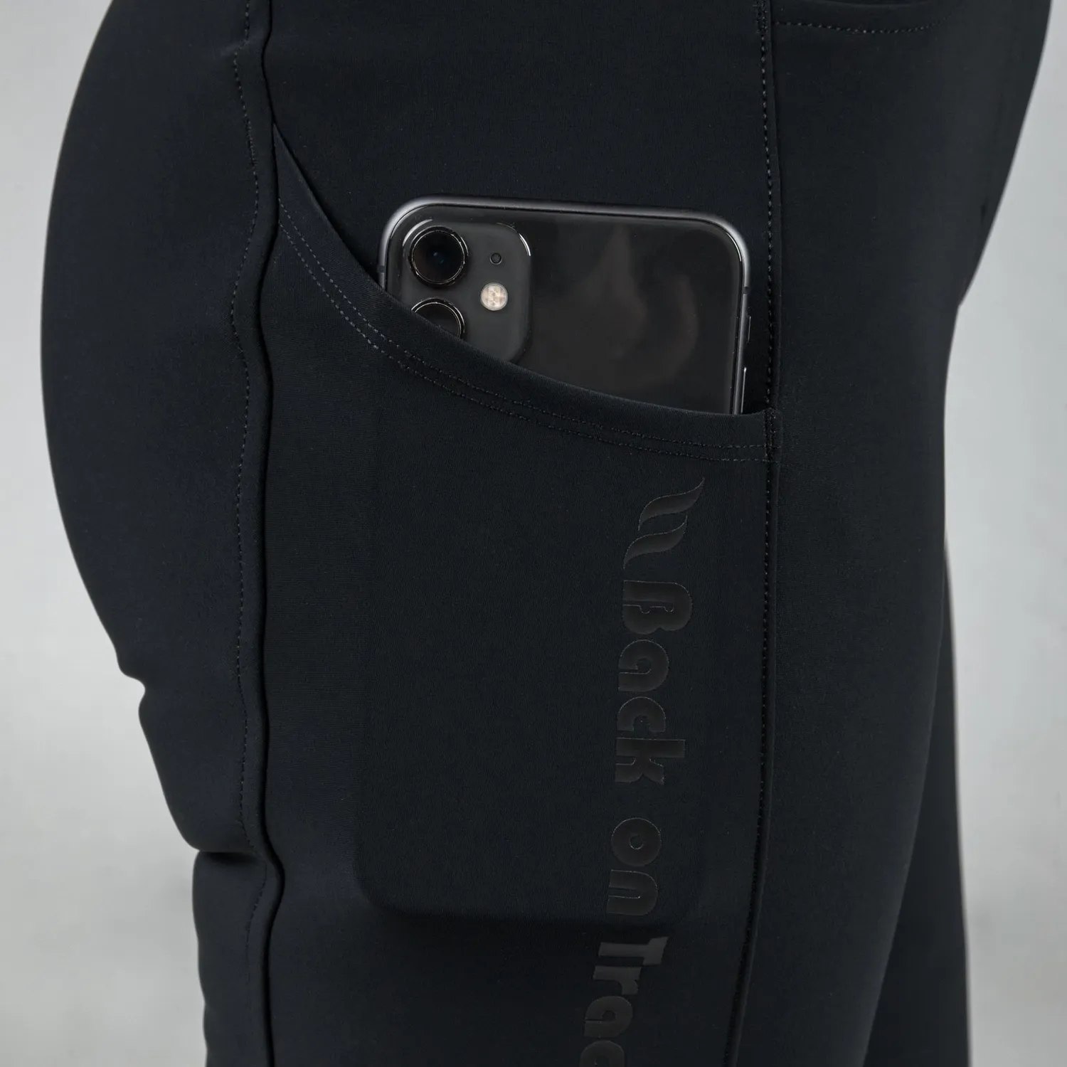 Back on Track Outtrakk culotte cheval femme noire grip genoux