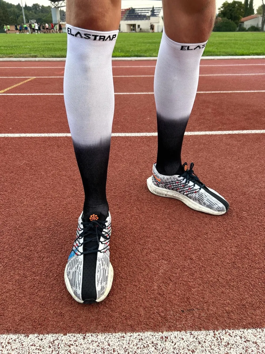 ELASTRAP chaussettes de compression hautes Black White 43-48 effort