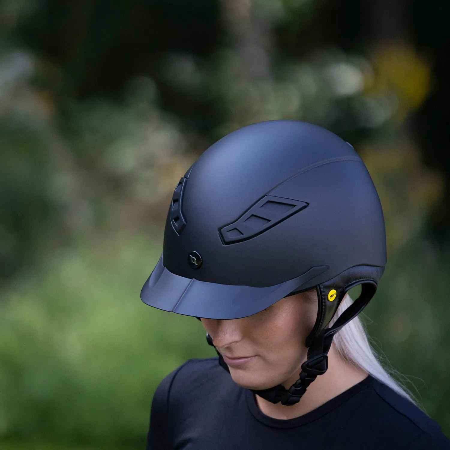 Back on Track Lynx II Smooth Top casque équitation noir MIPS