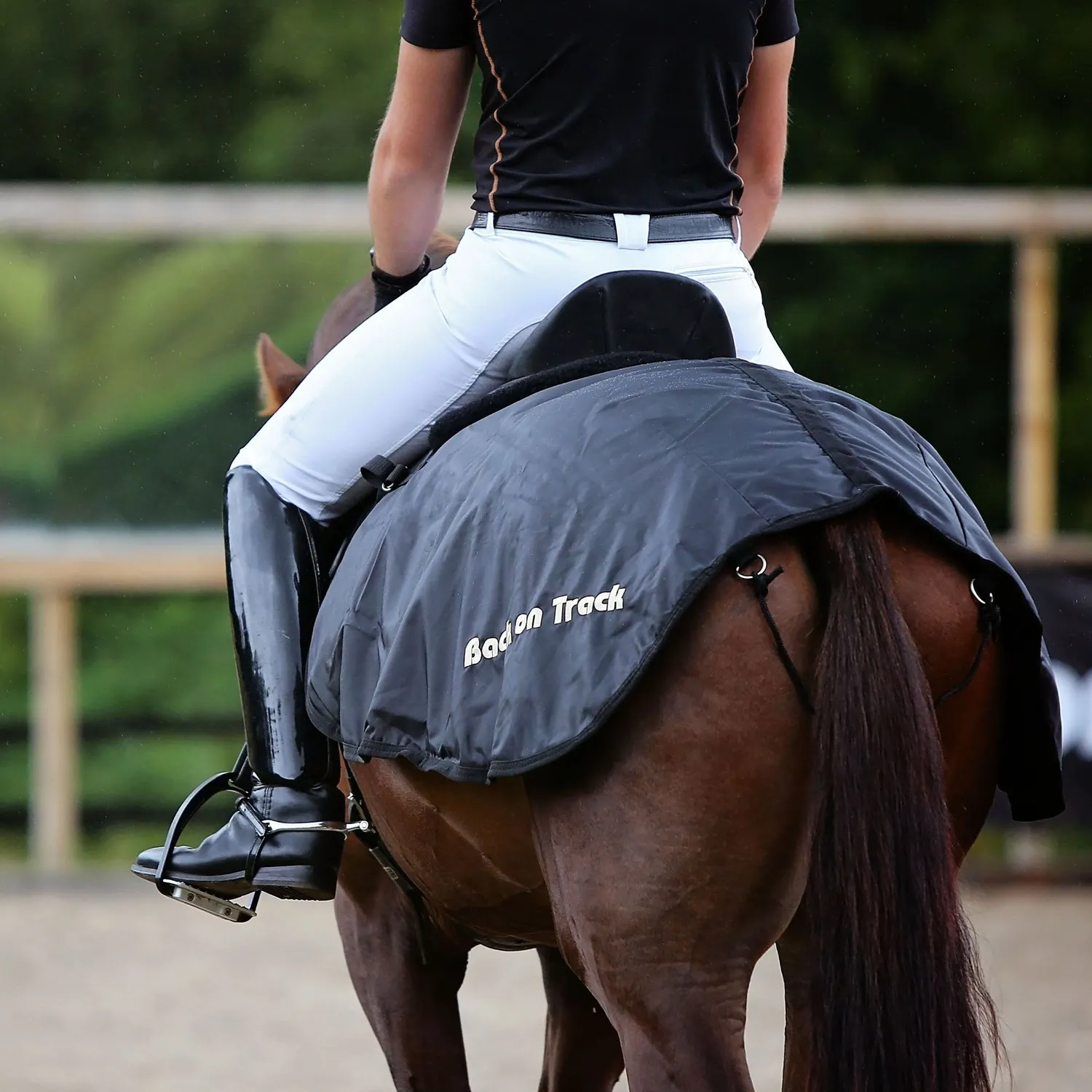 Back on Track couvre-reins noir 135 cm muscles chauds