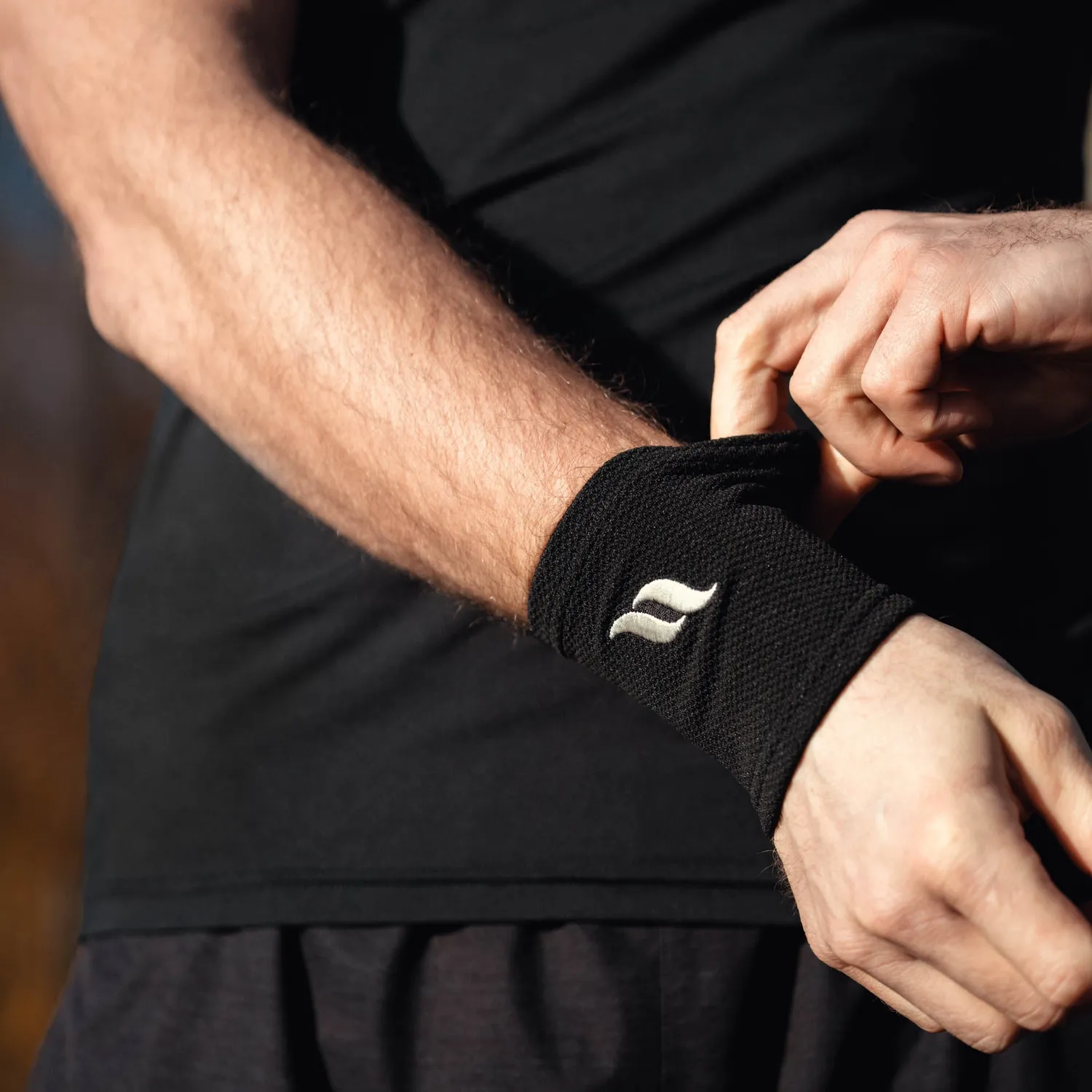 Back on Track Physio Wrist Brace attelle poignet noir circulation