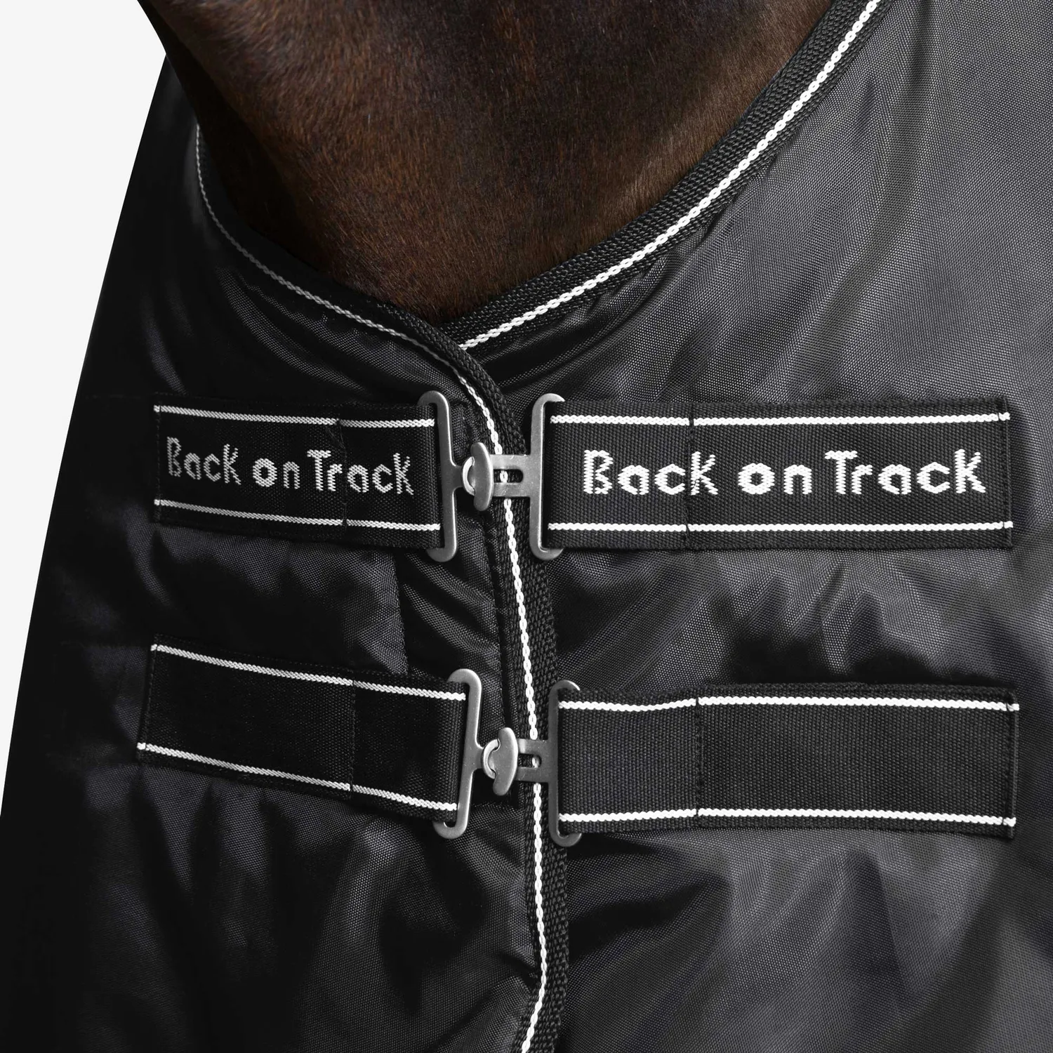 Back on Track Millie couverture box cheval noir 200g