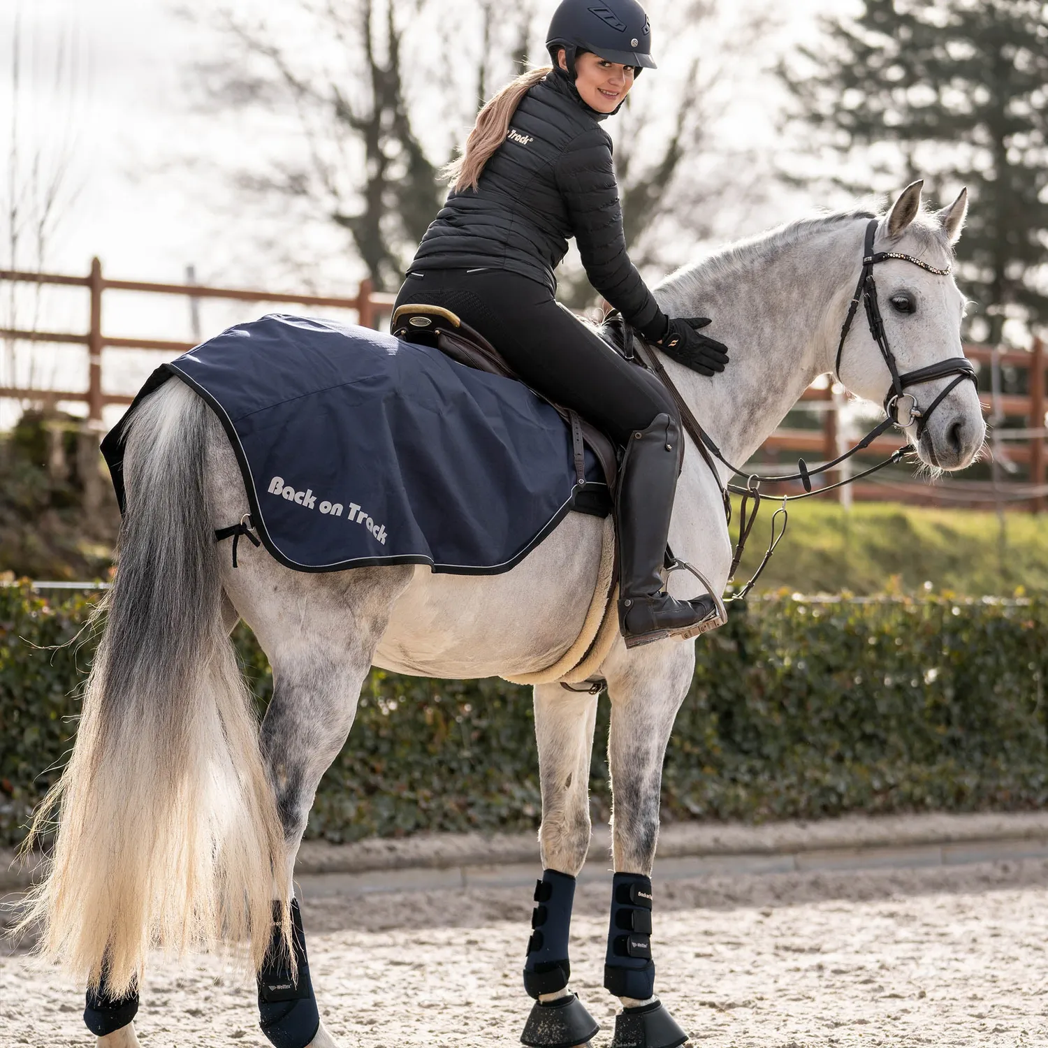 Back on Track Sammy couvre-reins cheval bleu 145 cm