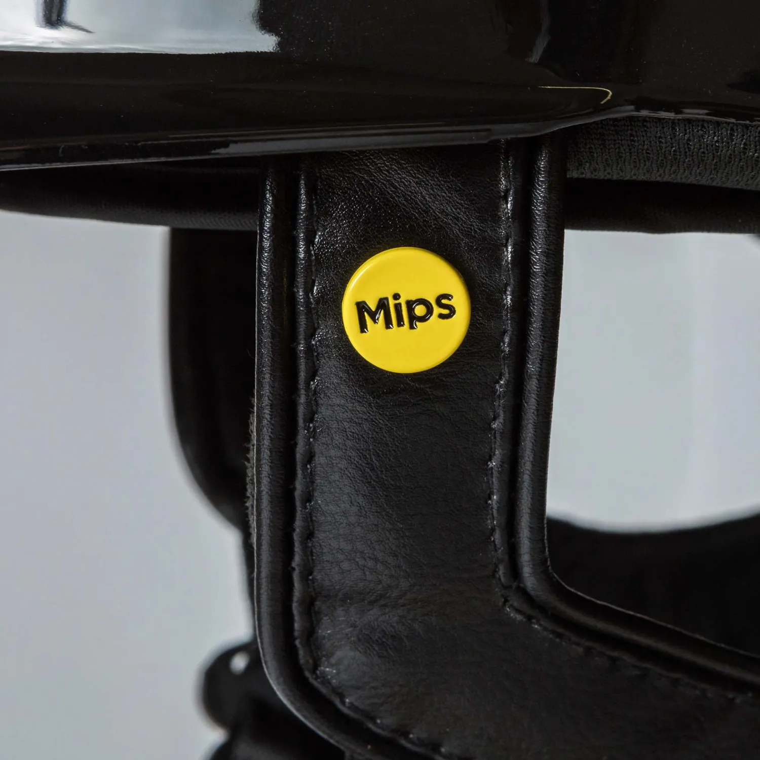 Back on Track Caracas casque équitation noir brillant Mips