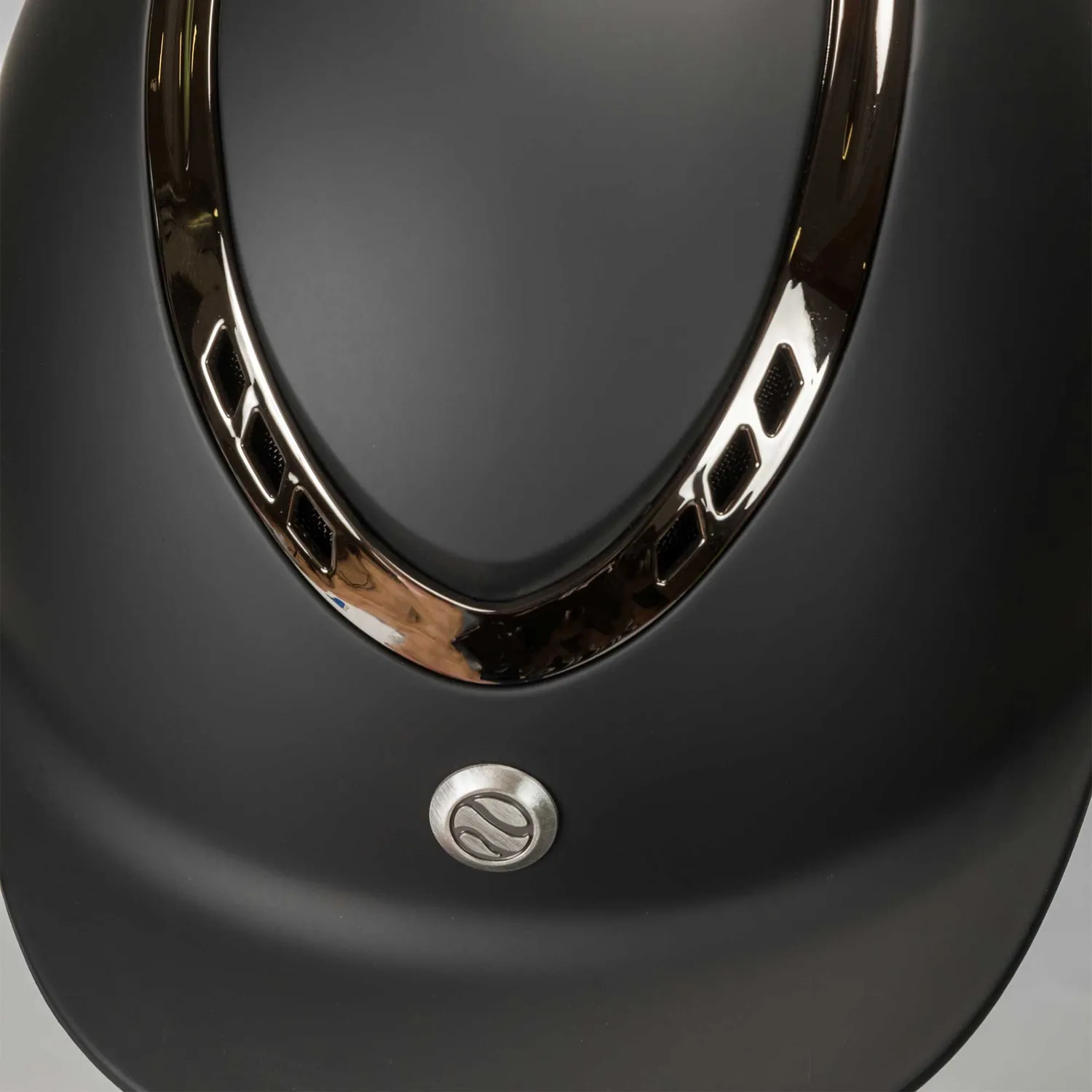 Back on Track EQ3 Pardus casque équitation Mips noir pression adaptée