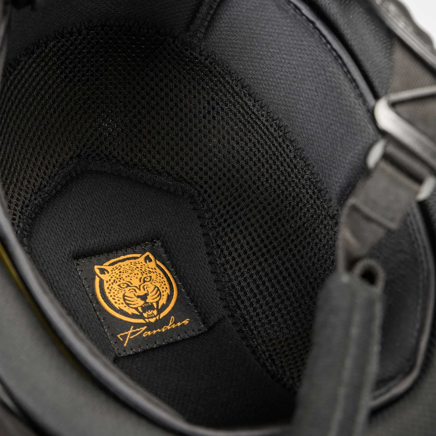 Back on Track EQ3 Pardus casque équitation noir sable S 53-55 Mips