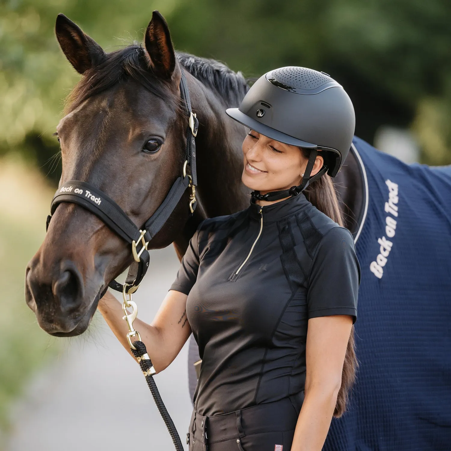 Back on Track Strixx casque équitation noir M MIPS