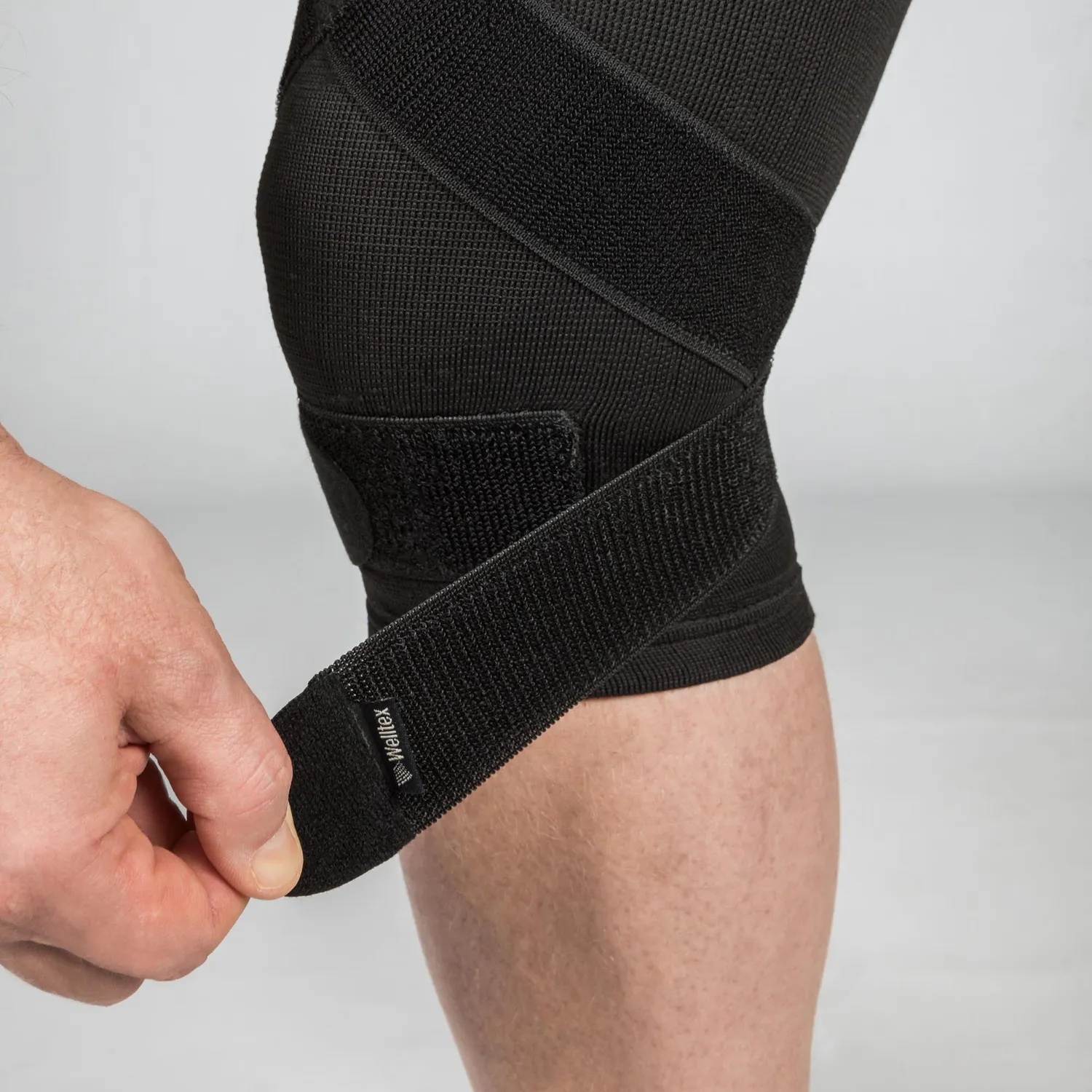 Back on Track Strapz genouillère noire ajustable circulation